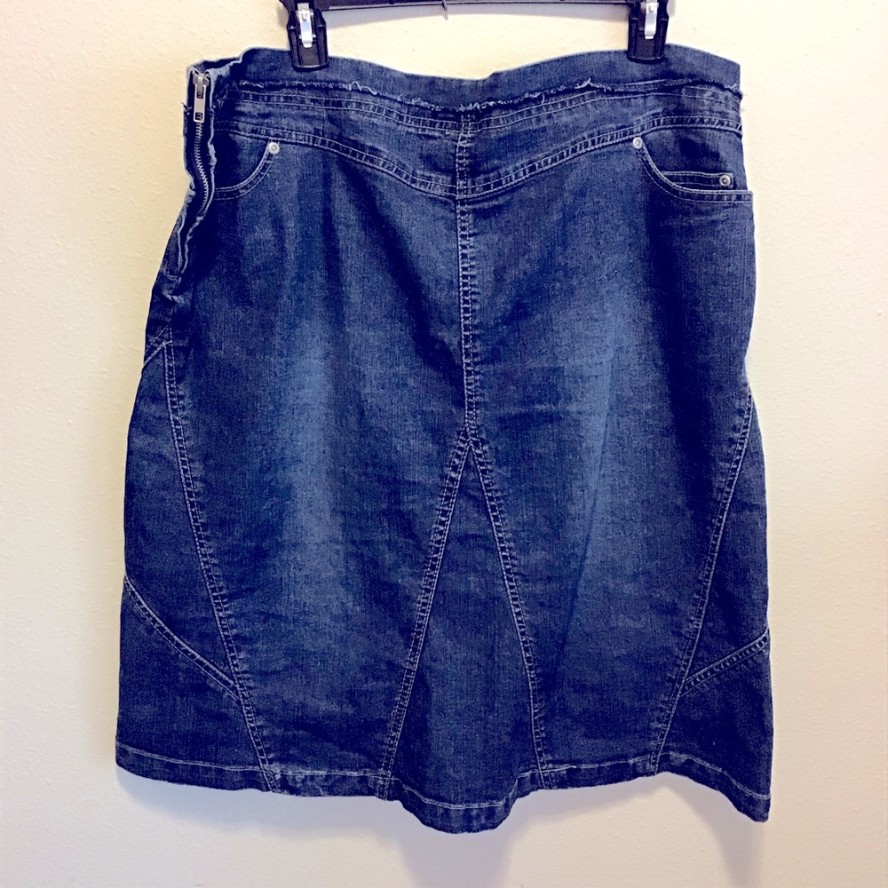 Defuse denim skirt.